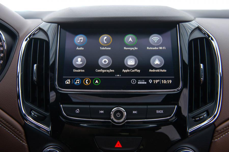 Детали интерьера Chevrolet Cruze Sport6 Premier 2019 года  (LA) (фото 13 из 25)